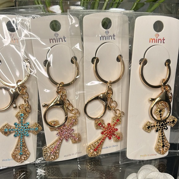 unbranded Accessories - BAG CHARMS OR KEY CHAIN NWT ❗️GOLD TONE.(winner’s choice)✨✨1 per bid ❗️